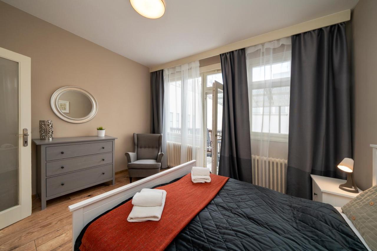 New Town - Apple Apartments Prága Kültér fotó